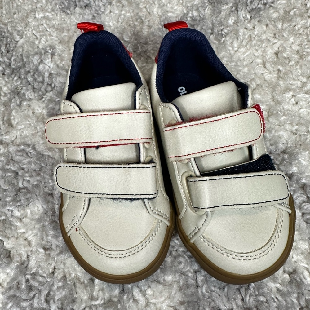 Nice toddler Velcro shoes size 6